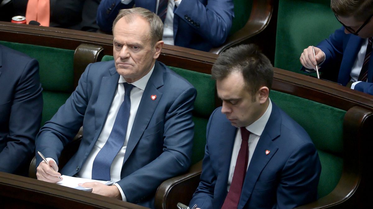 Donald Tusk i Andrzej Domański w Sejmie, 12 grudnia 2023 roku