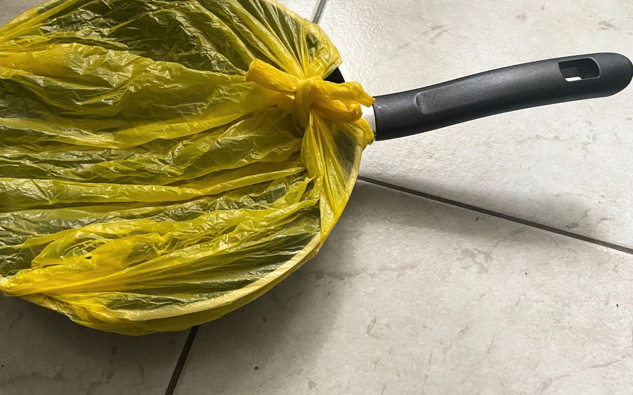Nie musisz wymieniać patelni. Włóż do worka i zaczekaj