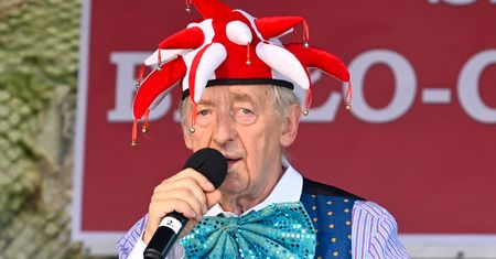 Skończył 82 lata. Tyle wynosi jego emerytura