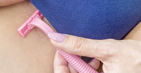 Depilacja bikini. Jak się golić, by potem nie cierpieć?