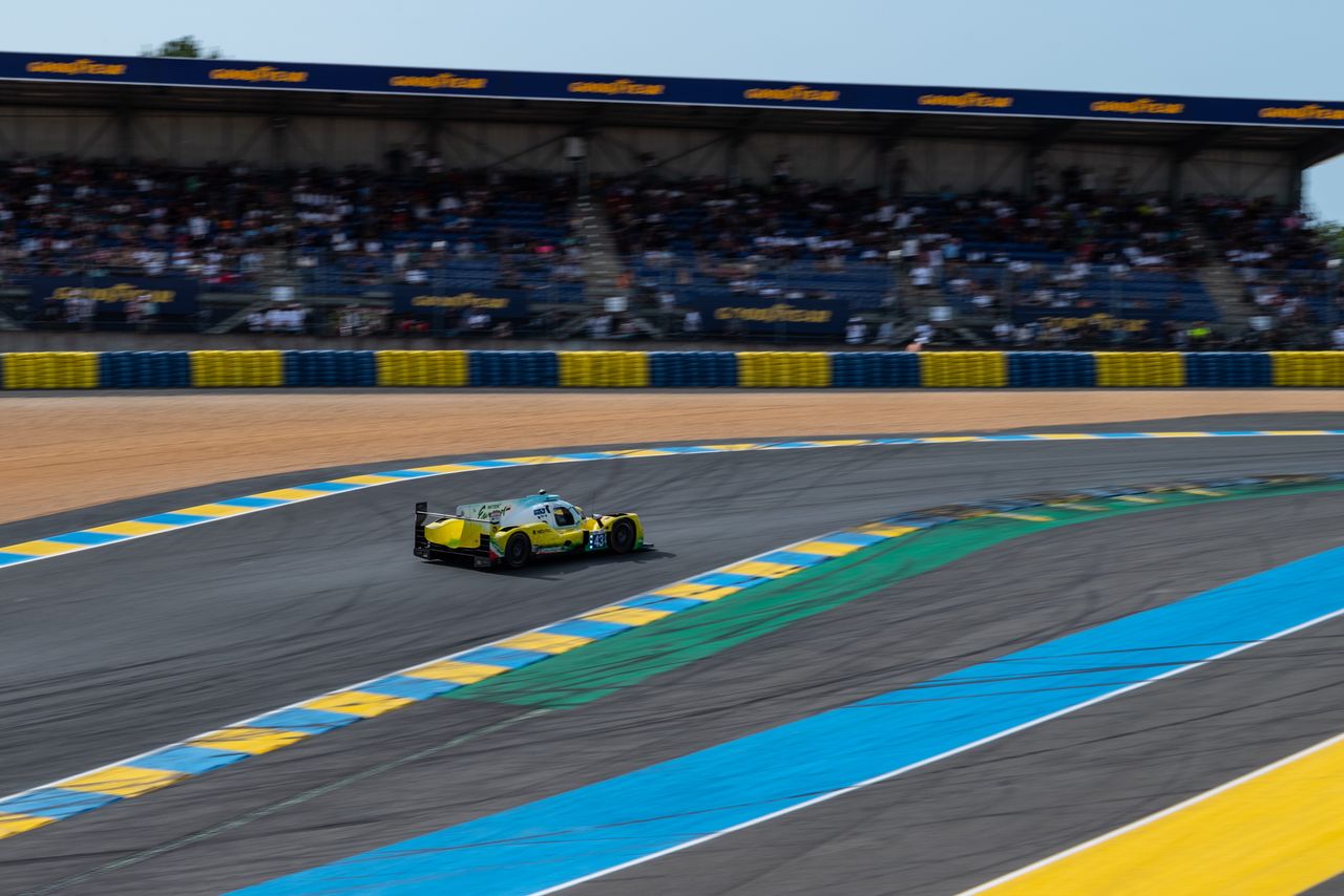 Reset na torze. Długi sprint do mety po aucie bezpieczeństwa w Le Mans i wielka szansa Polaków