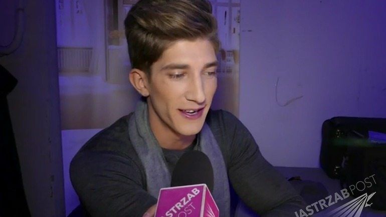 Michał Baryza maluje paznokcie