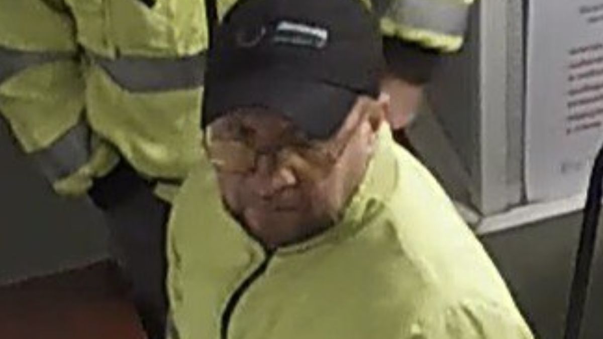 Policjanci z Katowic proszą o pomoc w identyfikacji mężczyzny ze