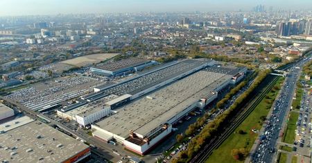 Renault się ugięło. Zawiesza produkcję w Rosji, znak zapytania nad AvtoVAZ