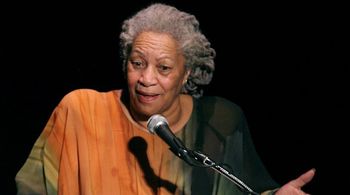 Pierwsza czarnoskóra noblistka. Tak Toni Morrison zdobyła świat