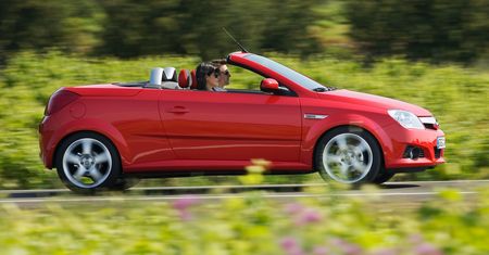 7 tanich kabrioletów, które nie są Mazdą MX-5. Każdy znajdzie coś dla siebie