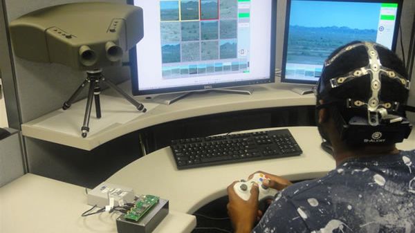 Umysł roju wkracza na pole bitwy. DARPA podpatrzyła strategię Tyranidów 1