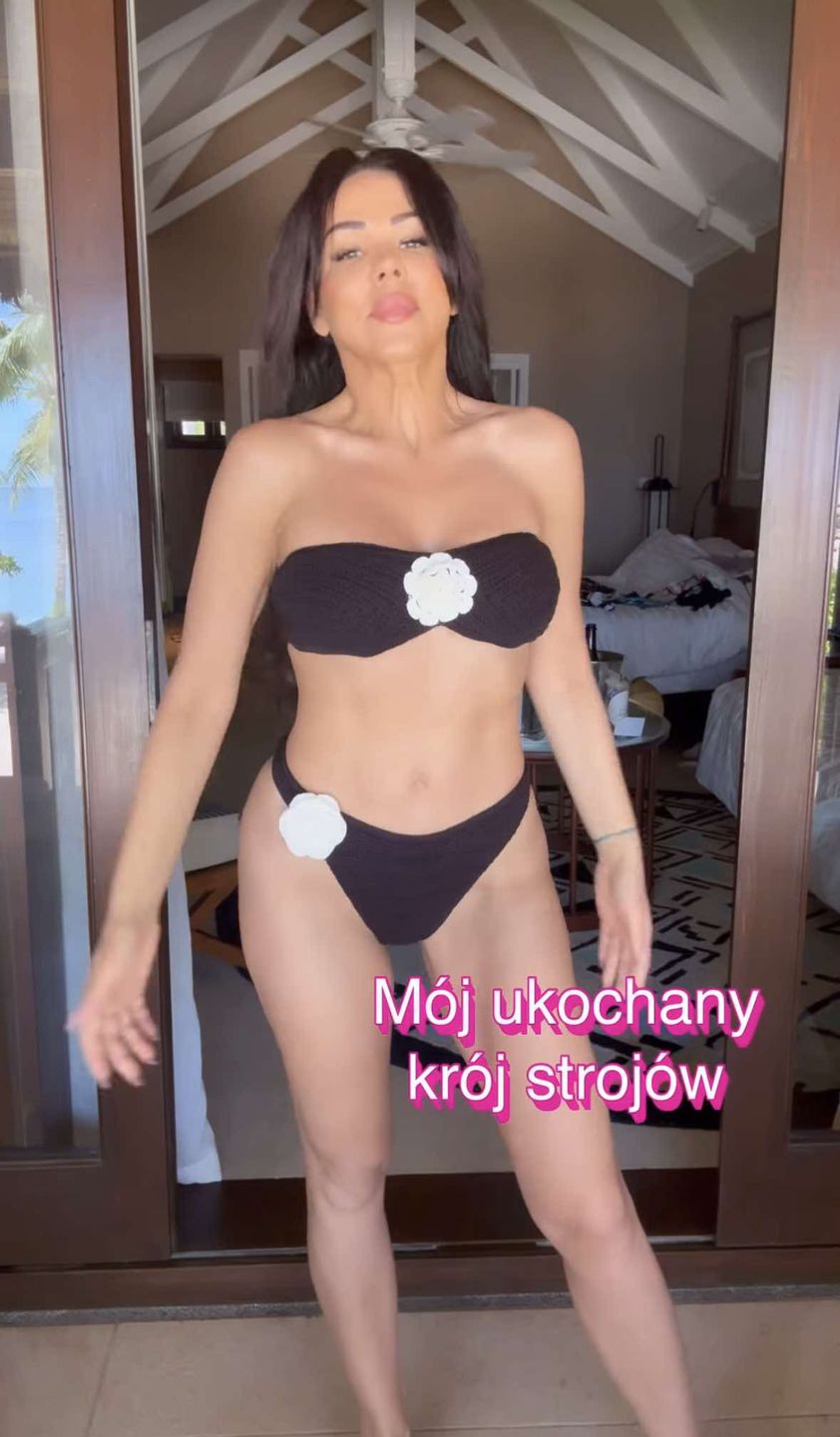 Sylwia Bomba pręży smukłe ciało w skąpych kostiumach kąpielowych