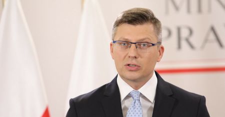 Uchwały anty-LGBT uchylane. Wiceminister pisze o "smutnym dniu"