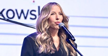 Ewa Chodakowska reaguje na zarzuty o szkodliwy przekaz i BRAK POTOMSTWA, bo jest "leniwa": "Nie wiem, co to znaczy opaść na sofę i włączyć tv"