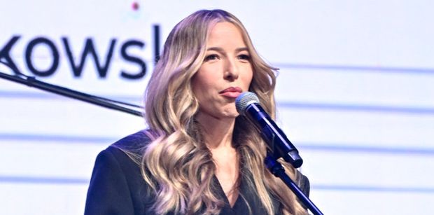 Ewa Chodakowska reaguje na zarzuty o szkodliwy przekaz i BRAK POTOMSTWA, bo jest "leniwa": "Nie wiem, co to znaczy opaść na sofę i włączyć tv"