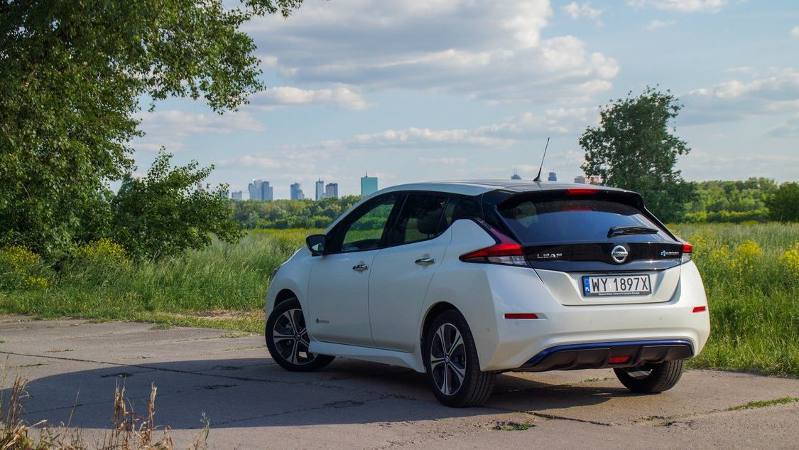 Za takiego Nissana Leafa zapłacicie 118 000 zł. Po otrzymaniu zwrotu w wysokości 30 proc. ceny, zakup wyniesie was 82 600 zł.