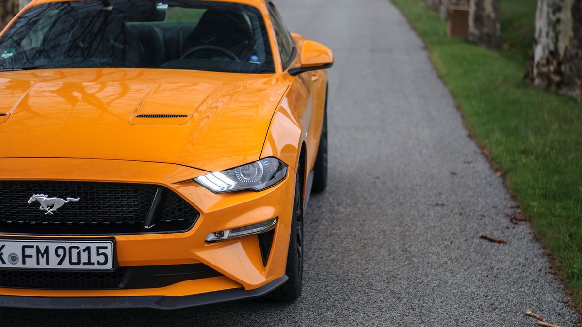 Przez krótki czas można było zarzucić Mustangowi, że nie ma w ofercie koloru pomarańczowego, ale i to zostało poprawione.