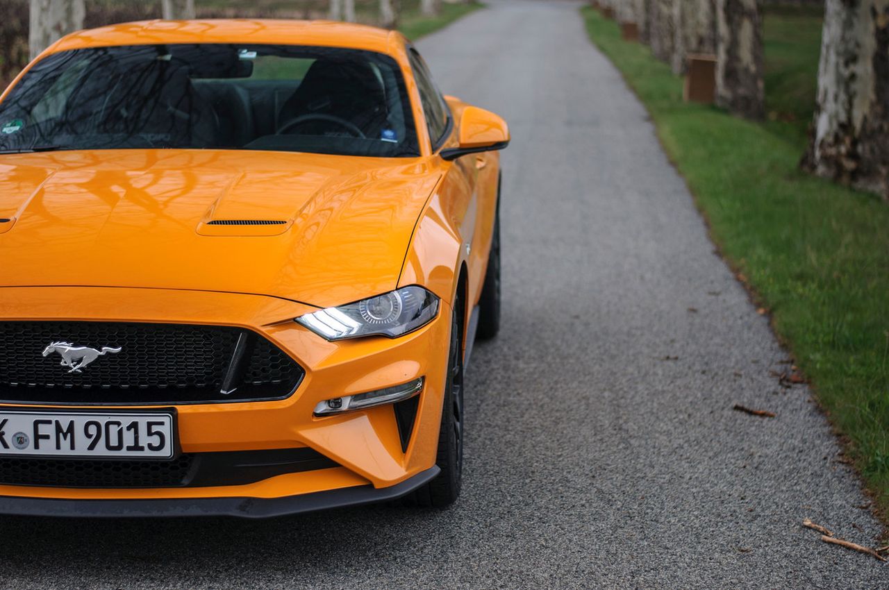 Przez krótki czas można było zarzucić Mustangowi, że nie ma w ofercie koloru pomarańczowego, ale i to zostało poprawione.