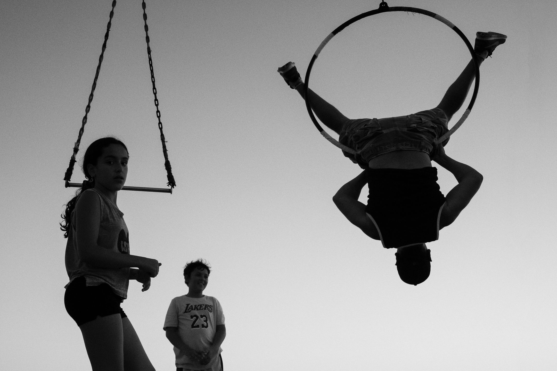 Kiedy fotograf architektury bierze się za streeta. Świetny projekt "Balance" 4