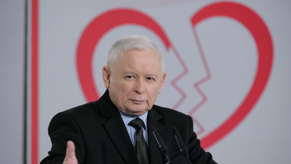 Warszawa, 19.03.2024. Prezes PiS Jarosław Kaczyński podczas konferencji prasowej w Centrum Prasowym Foksal w Warszawie, 19 bm. (jm) PAP/Mateusz Marek