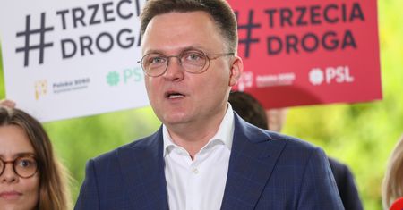 Polska 2050 przeciwko Tuskowi ws. 800+. Hołownia już zapowiedział