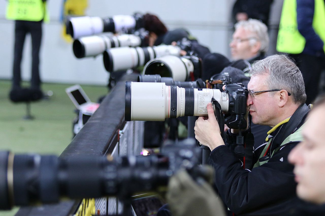 Fotoreporter codziennej gazety kontra fotograf agencyjny - trochę o tym, jak prasa wciąż oszczędza na zawodowcach