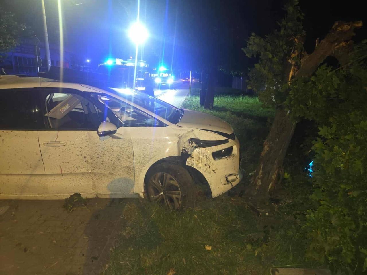 Kierowca BMW na podwójnym gazie spowodował poważne zdarzenie na ul. Kolejowej!