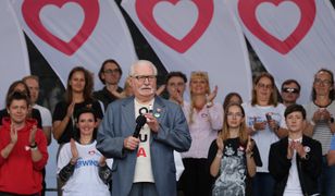 Jedno zdanie Wałęsy wystarczyło. Tłum zaczął śpiewać [RELACJA NA ŻYWO]