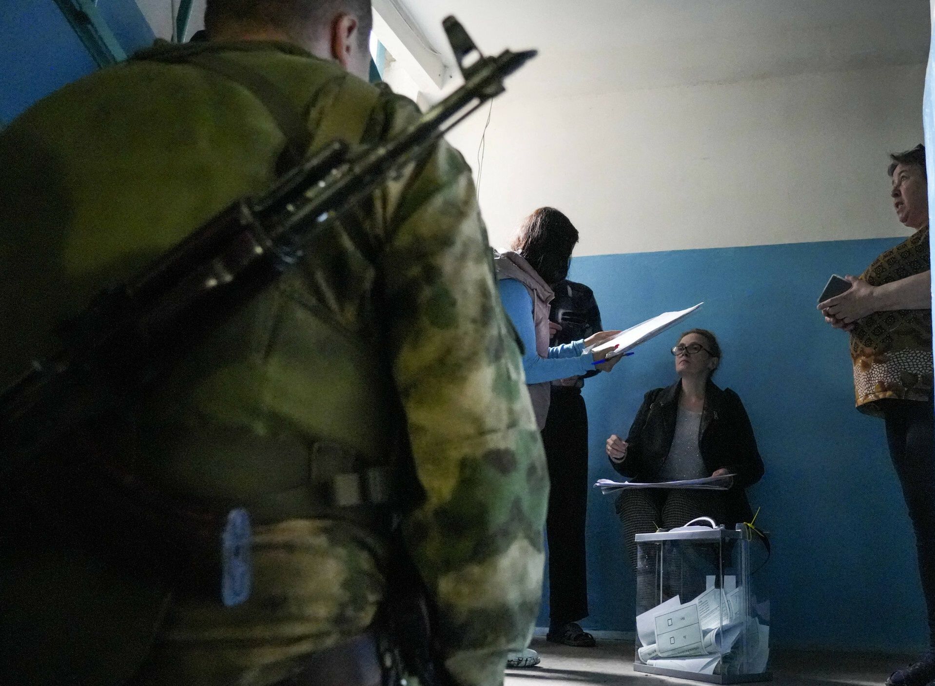 Referendum na terenie okupowanej UkrainyDONETSK OBLAST, UKRAINE - SEPTEMBER 23: Residents cast their votes in controversial referendums in Donetsk Oblast, Ukraine on September 23, 2022. Voting will run from Friday to Tuesday in Luhansk, Donetsk, Kherson and Zaporizhzhia, with people asked to decide if they want these regions to become part of Russia. Stringer / Anadolu Agency/ABACAPRESS.COMAA/ABACA