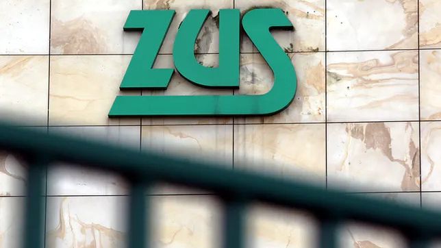 Niezbędne do otrzymania zwolnienia z obowiązku opłacania składek ZUS jest złożenie odpowiedniego wniosku. Można to zrobić elektronicznie za pomocą PUE ZUS, wysyłając go pocztą lub osobiście w placówce ZUS.