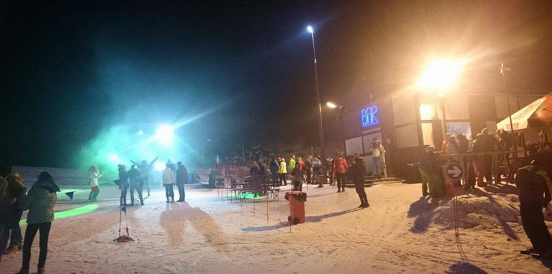 Nocne tańce na stoku narciarskim w Chodzieży