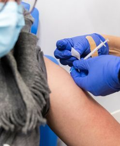 Lekarz o medykach "odklejonych od rzeczywistości". Negują szczepienia