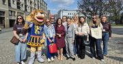 Legnica: Brakuje rodzin zastępczych. Miasto kontynuuje akcję "Otwórz się"