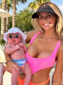 Dziecko spieczone na raka. Influencerka w ogniu krytyki