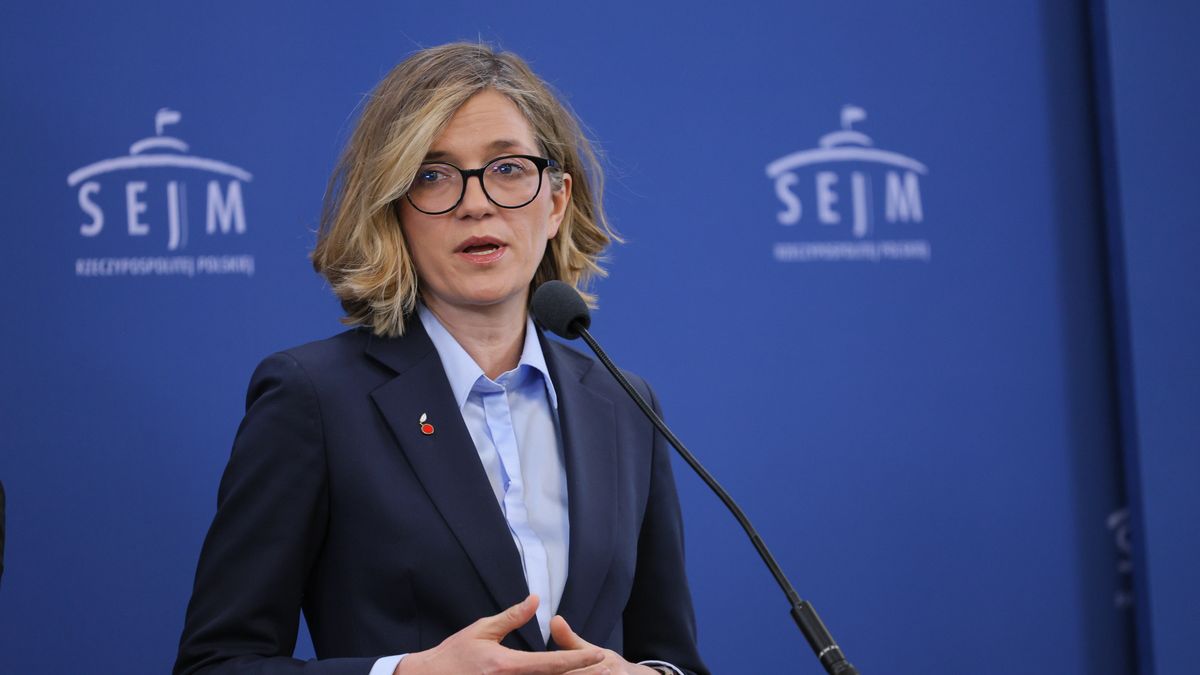 Magdalena Biejat
Warszawa, 09.04.2025. Wybory Prezydenta RP 2025 - kampania. Wicemarsza�kini Senatu, kandydatka Lewicy w zbli�aj�cych si� wyborach na fotel prezydenta RP Magdalena Biejat na konferencji prasowej w Sejmie w Warszawie, 9 bm. nt. aktualnej sytuacja w ochronie zdrowia. (aldg) PAP/Rafa� Guz
Rafa� Guz
kandydatka, konferencja, prasowa, sejm, wybory