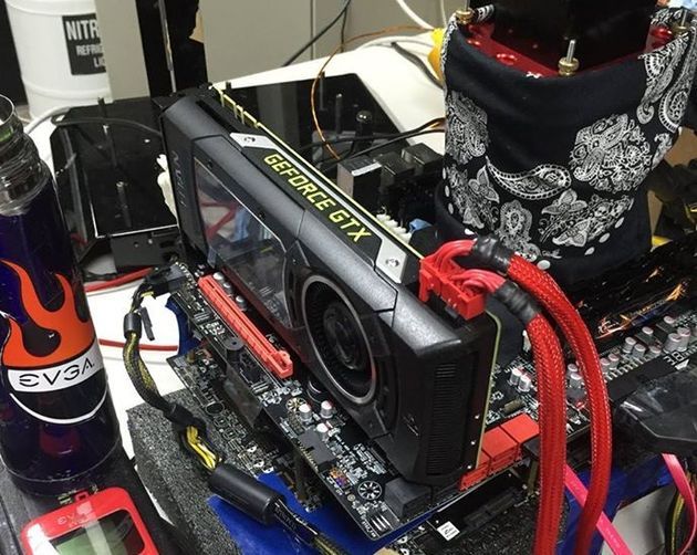 EVGA GeForce GTX Titan X - platforma do podkręcania