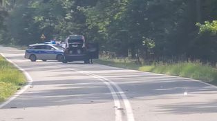 Motocyklistka zderzyła się czołowo z samochodem osobowym. Lekarzom nie udało się uratować jej życia