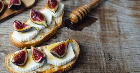 Figi na tostach kulinarnym odkryciem. Dlaczego biją rekordy popularności?