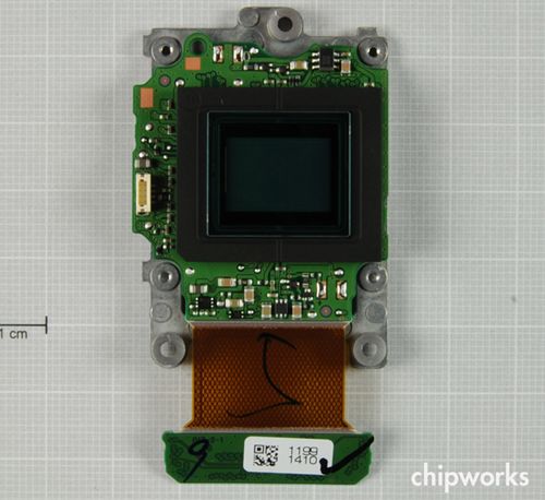 Sensor Aptina C1CC - serce serii Nikon 1 (fot. Chipworks)