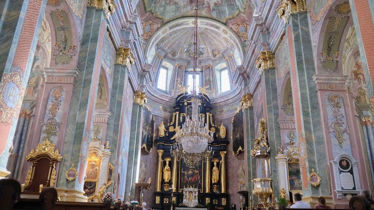 Zabytkowy ołtarz Archikatedry Lubelskiej
