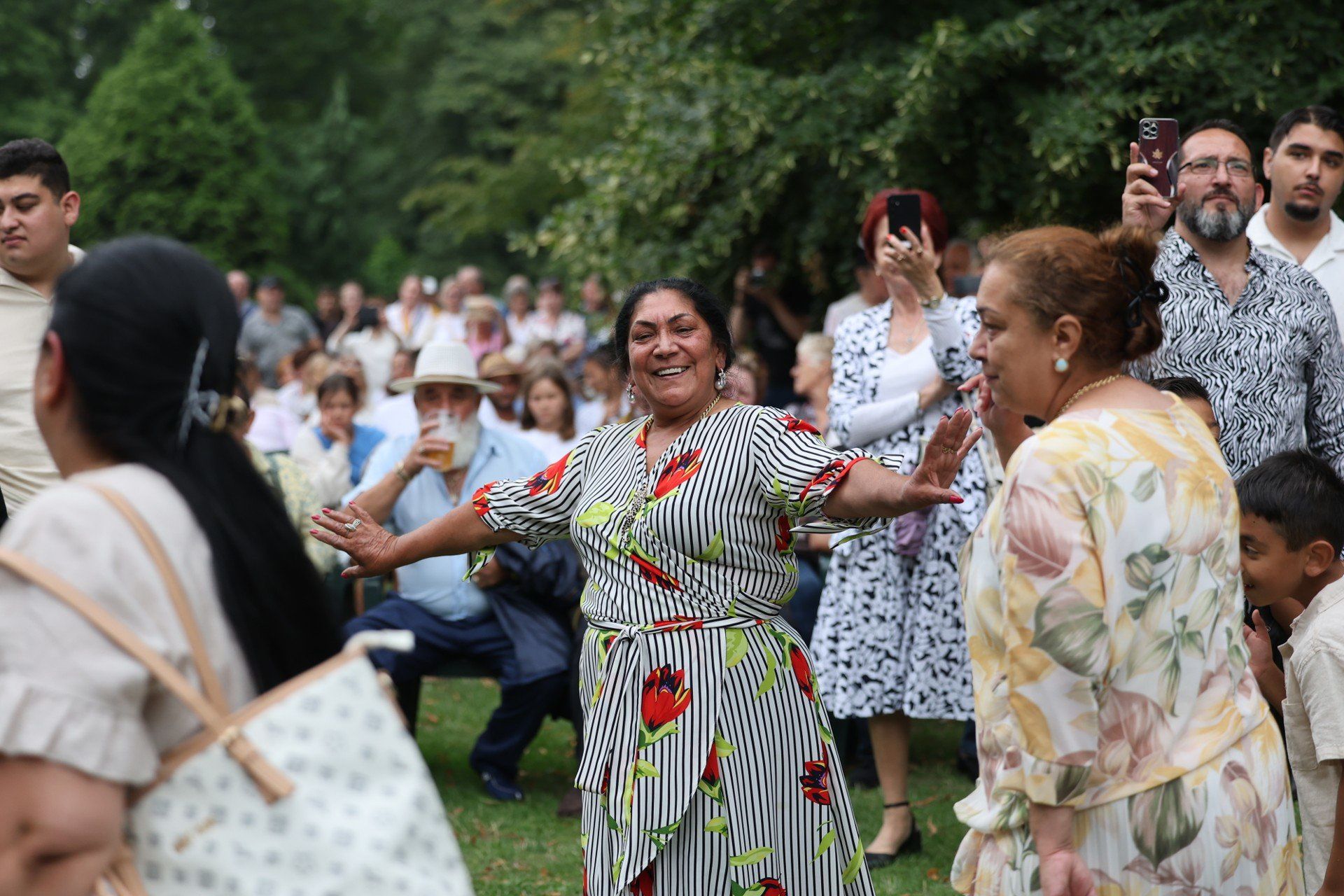 Wieczór z Romami w Gliwicach! Kolory, tańce i śpiew w Parku Chopina zachwycały publiczność. Zobacz zdjęcia
