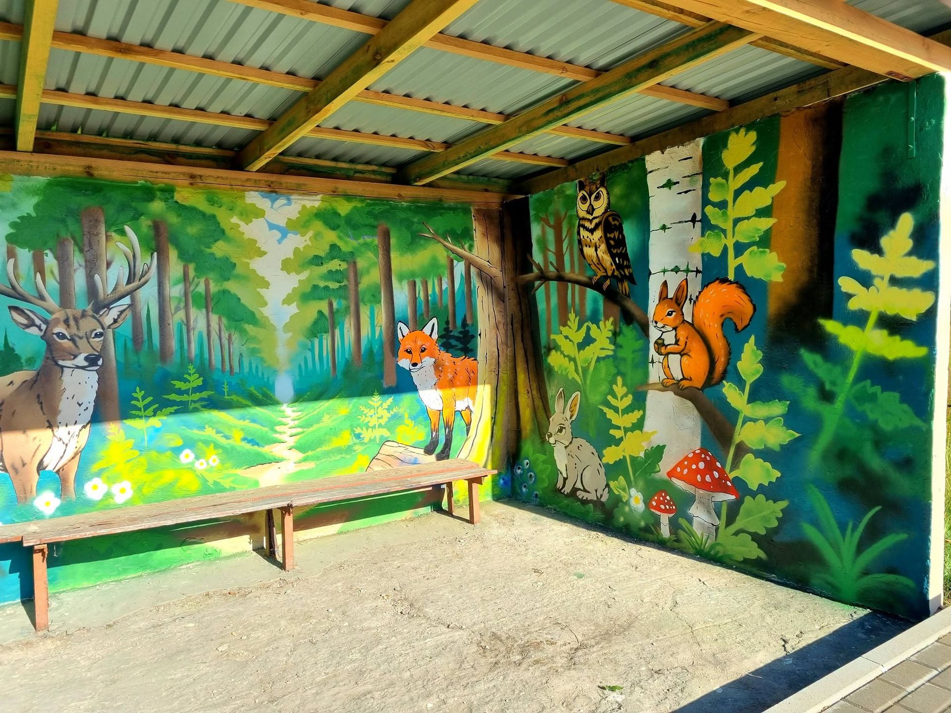Nowy mural na przystanku w Nowym Duninowie 