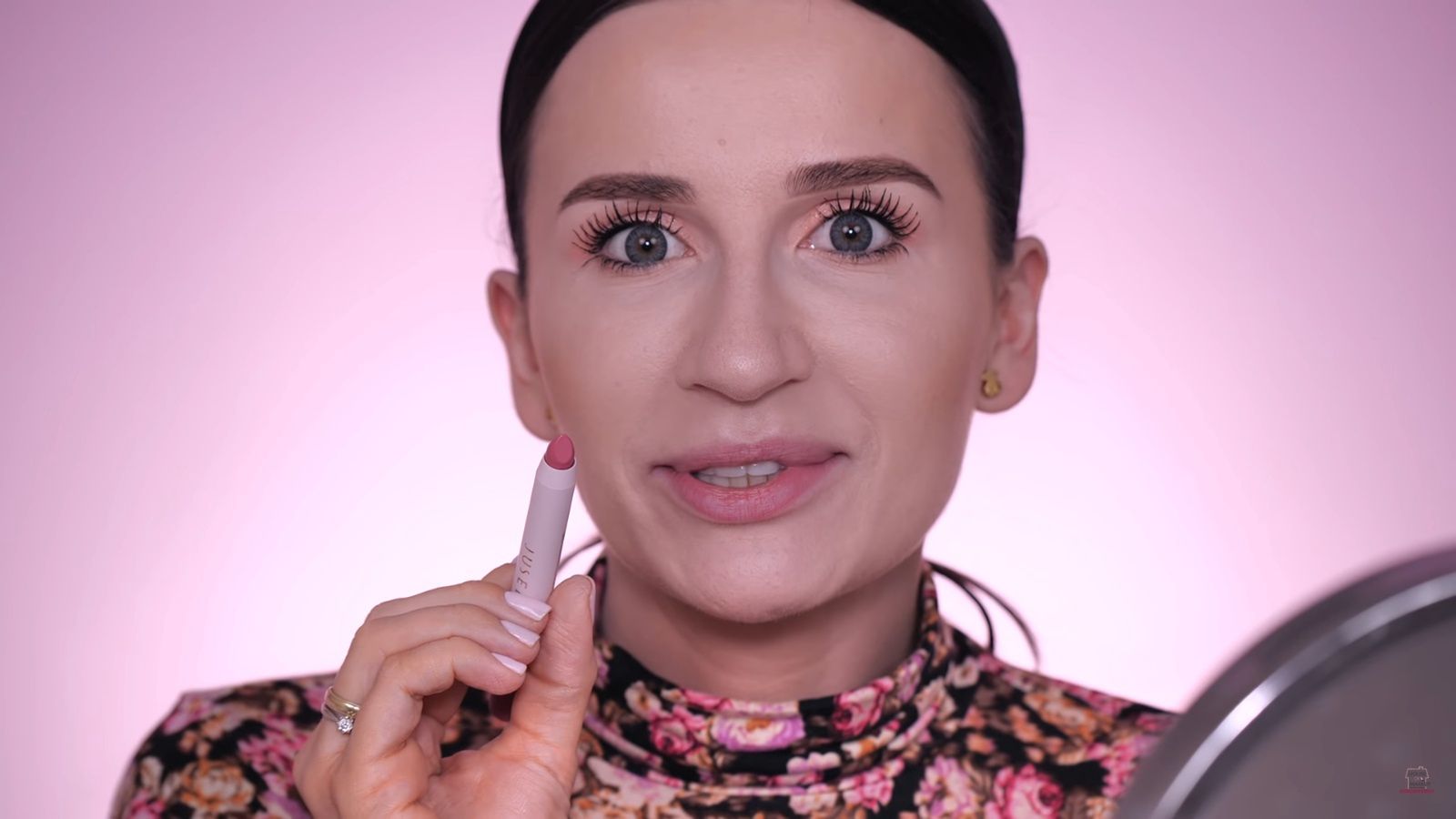 Małgorzata Smelcerz krytykuje kosmetyki Julii Wieniawy