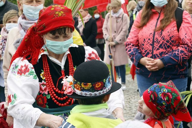 W pielgrzymce uczestniczą rodziny z dziećmi