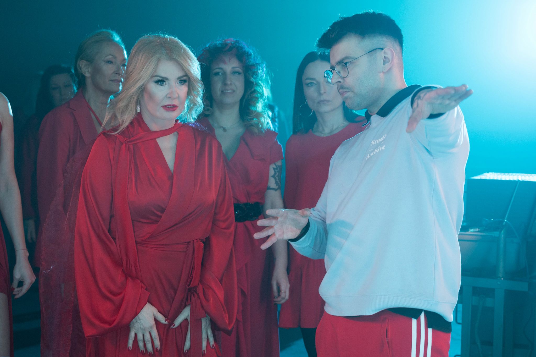 Majka Jeżowska na planie teledysku Nie wciągaj mnie