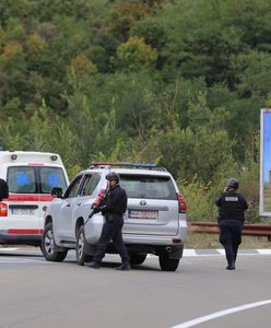 Klasztor w Kosowie otoczony. "Chaos i piekło"