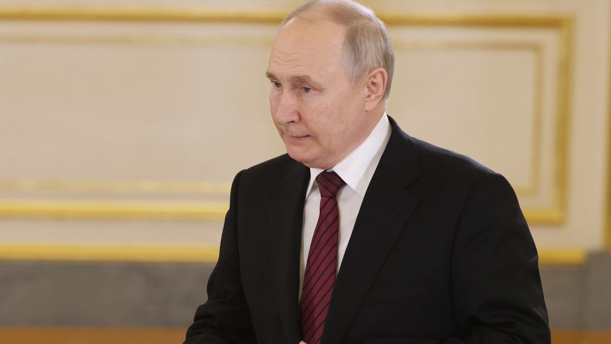 Putin zaczyna bać się własnego cienia? "Ukrył się w łazience"