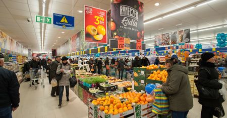 Polacy zmieniają zdanie ws. zakazu handlu