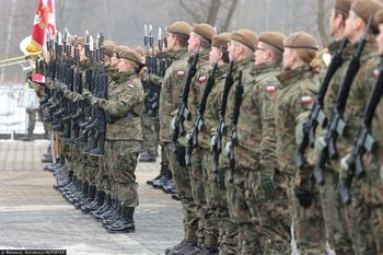 Buty z logo producenta. MON zgadza się na zmiany w ubiorze żołnierzy