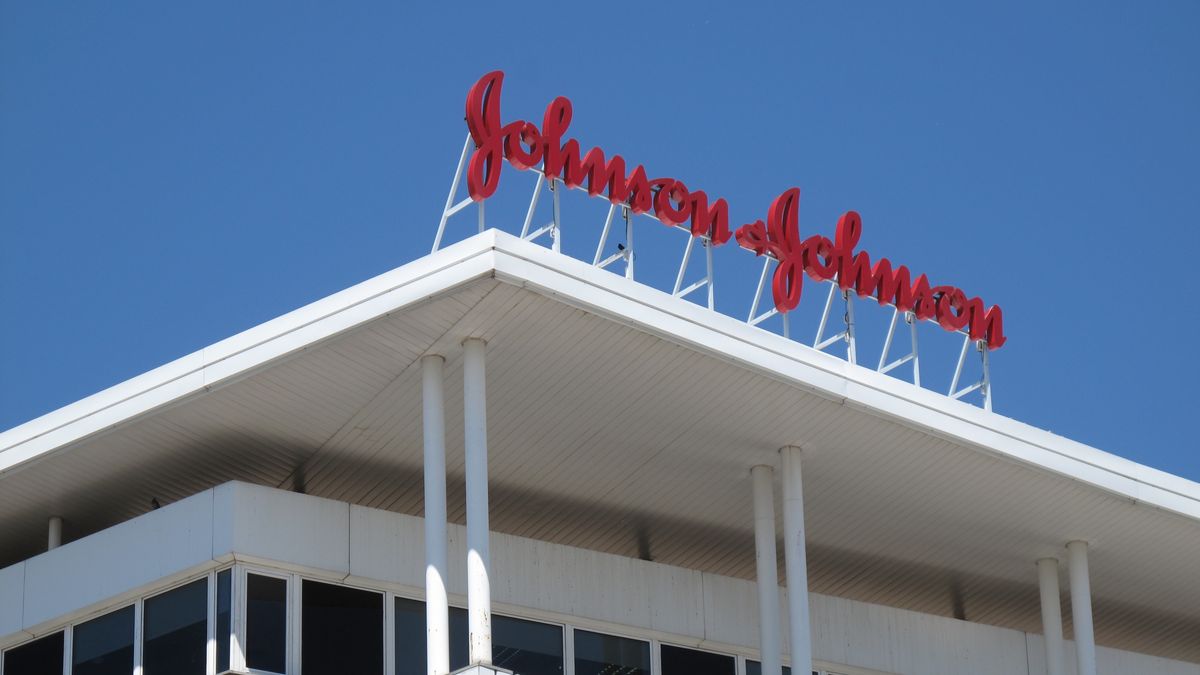 Szczepionkę na koronawirusa ma dostarczyć koncern Johnson & Johnson.