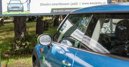 Carsharing w trasie. Ile kosztuje i czy może być alternatywą dla zwykłych wypożyczalni?