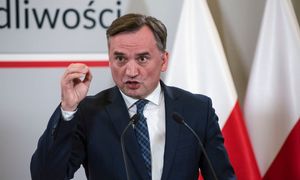 Sąd uchylił przymusowe doprowadzenie Ziobry. Może żądać odszkodowania