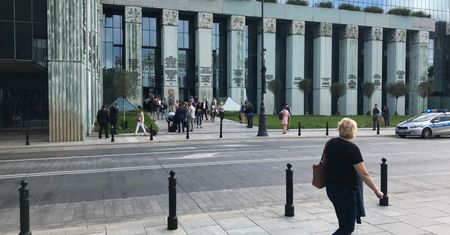 Warszawa. Pirotechnicy sprawdzili budynek Sądu Najwyższego