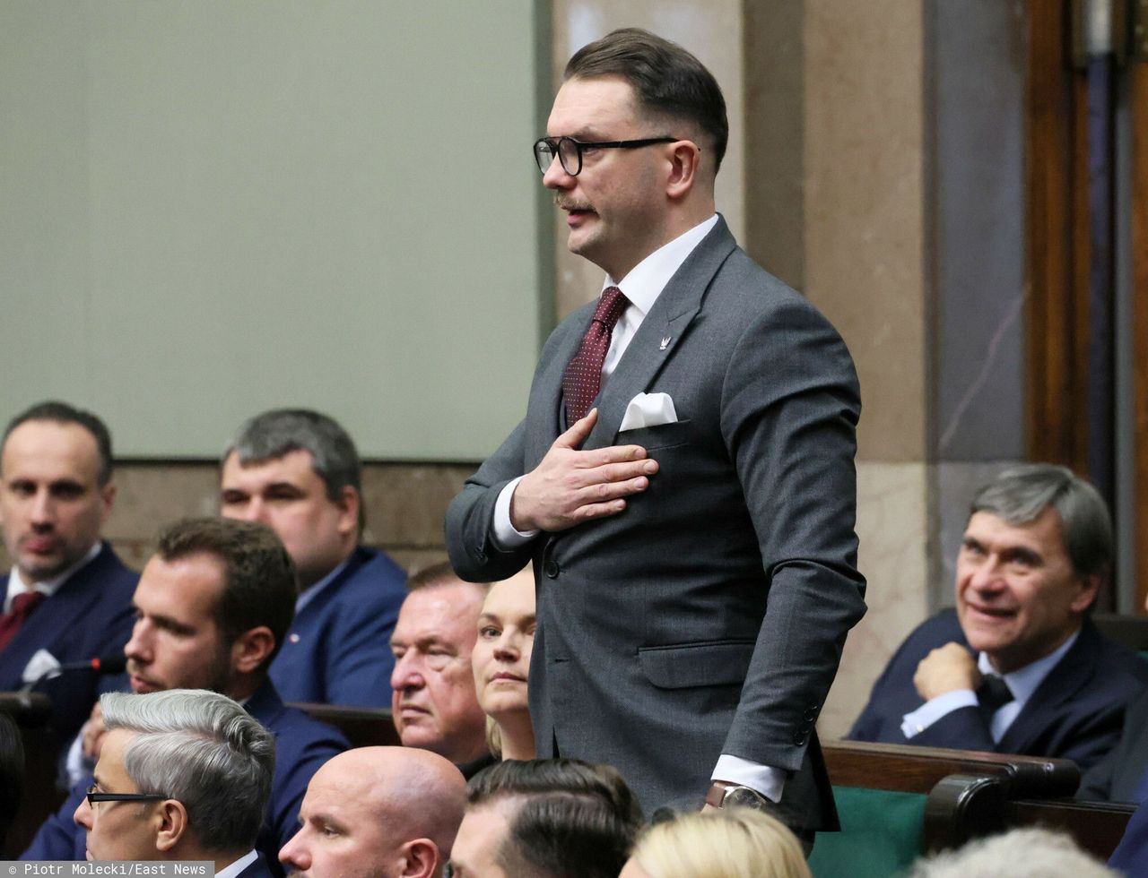 Poseł Mejza zapomniał o mieszkaniu. Dziennikarze znów wypomnieli mu błąd, wkracza prokuratura